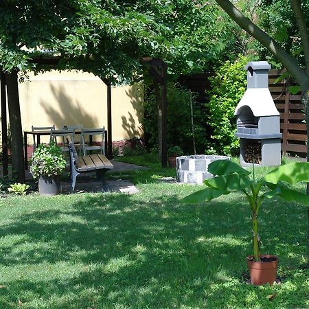 Nóra Apartman Gyula Exterior foto