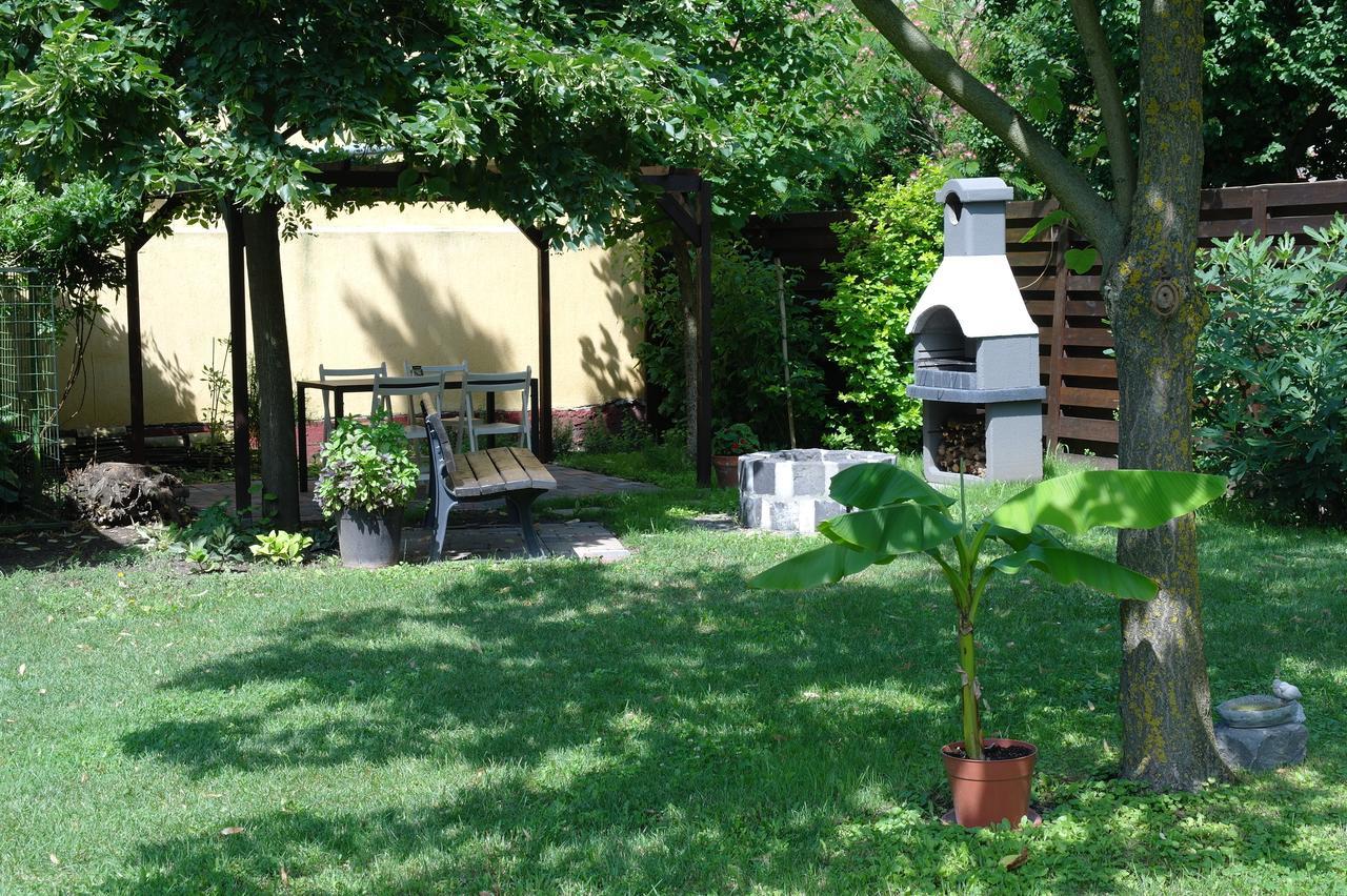 Nóra Apartman Gyula Exterior foto